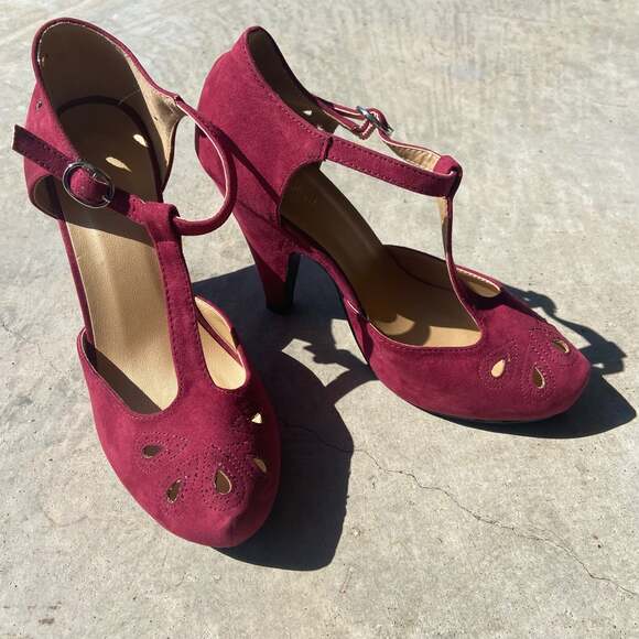 Graham Street Shoe Co. Burgundy T-Strap Pumps - Picture 9 of 9